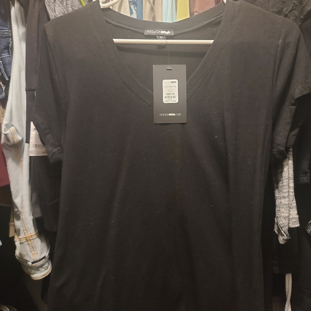 Fashion Nova tshirt